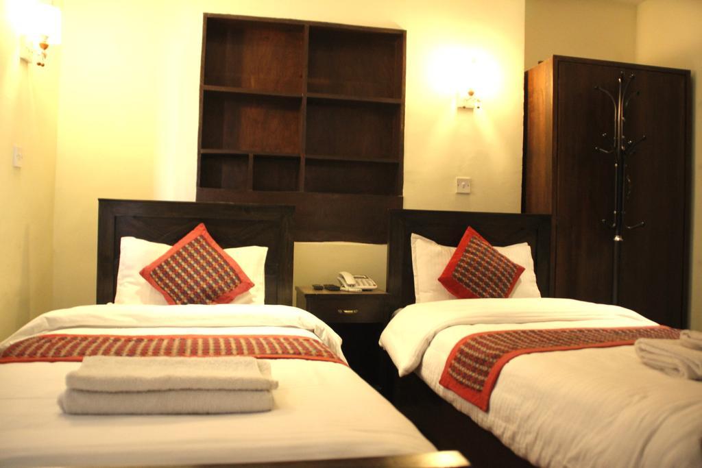 Hotel Peace N Park Катманду Номер фото