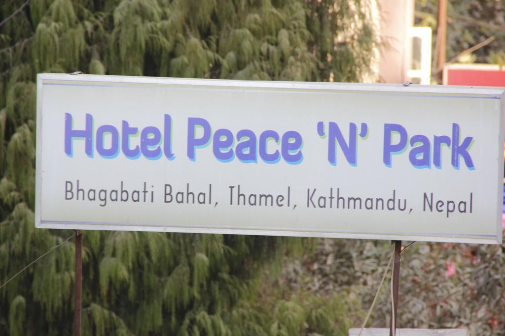 Hotel Peace N Park Катманду Экстерьер фото