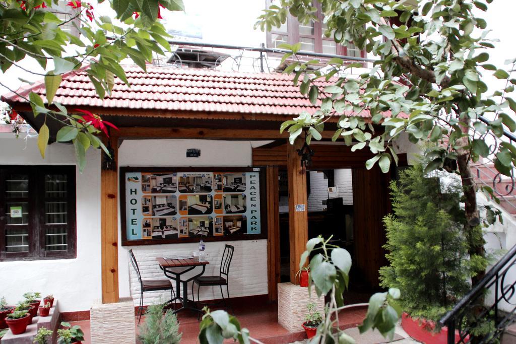 Hotel Peace N Park Катманду Номер фото
