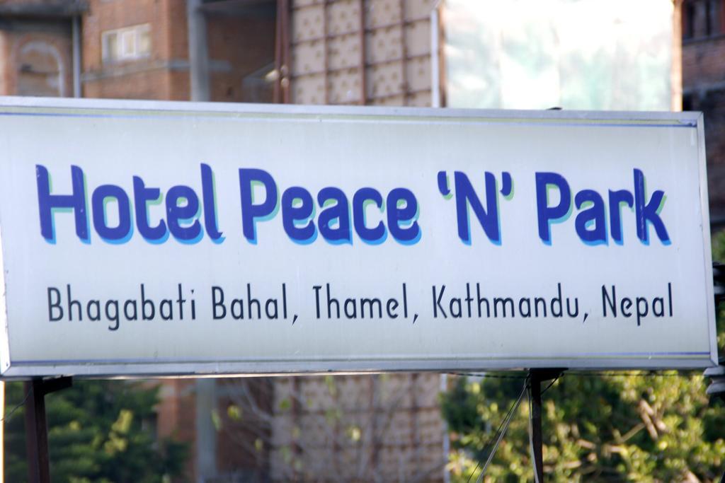 Hotel Peace N Park Катманду Экстерьер фото