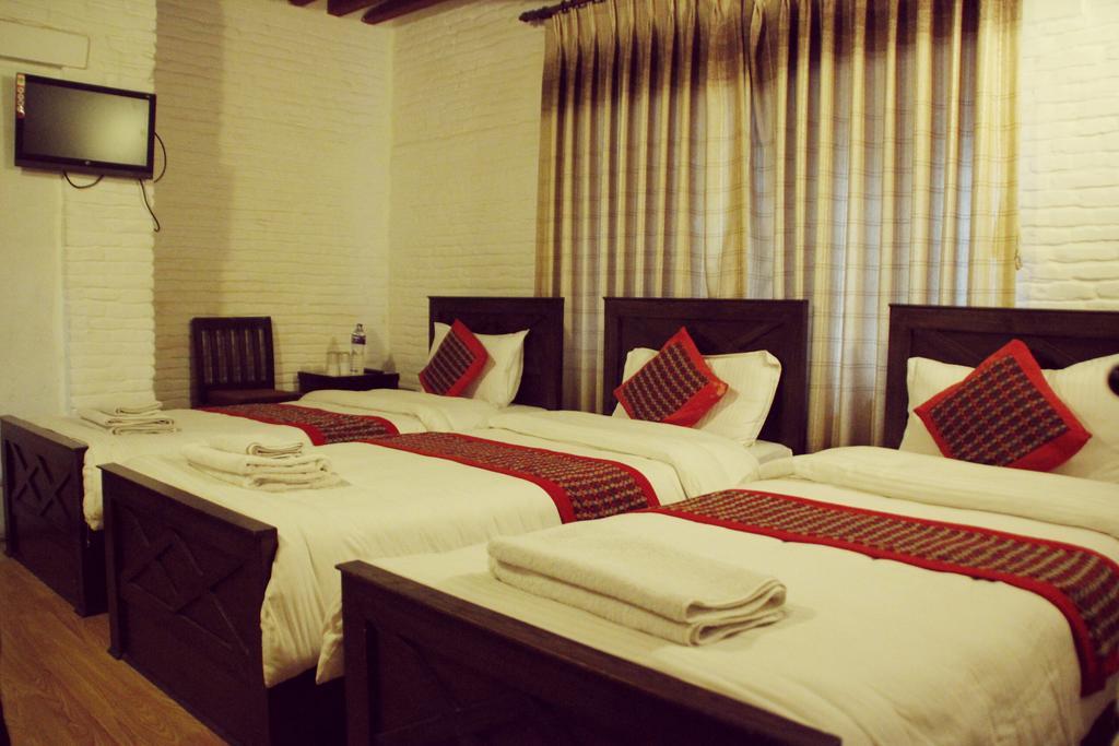 Hotel Peace N Park Катманду Номер фото