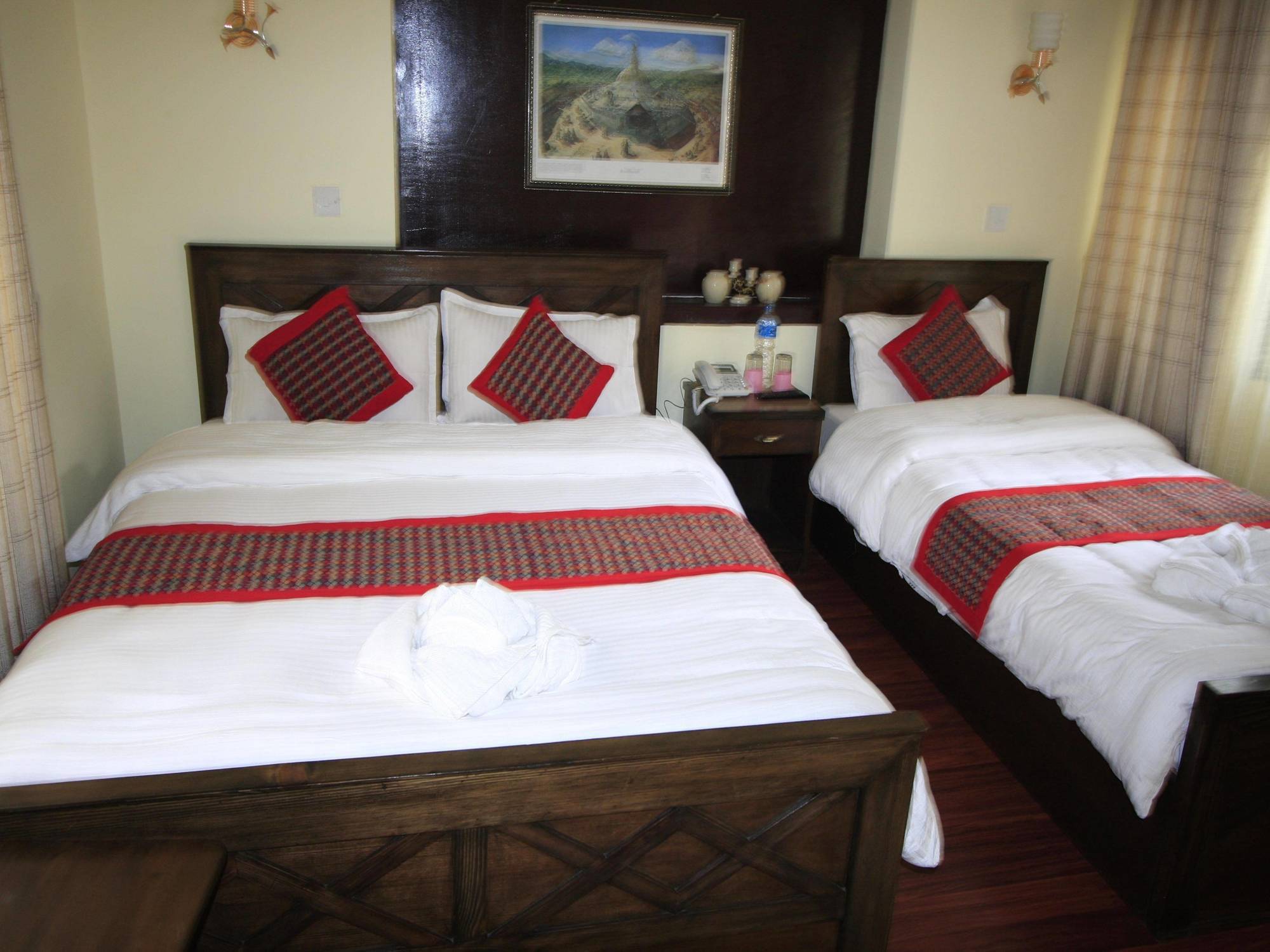 Hotel Peace N Park Катманду Экстерьер фото